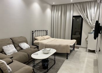 استديو بدخول ذاتي وجاكوزي