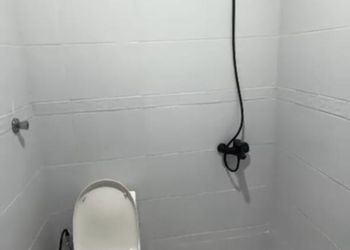 استديو بأثاث مريح وبسيط 