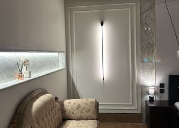استديو بأثاث مريح وبسيط 