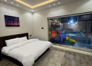 شاليه بغرفتين نوم و جلسة خارجية