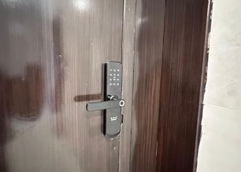 شقة بغرفة نوم ودخول ذاتي 