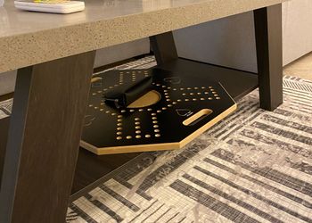 شقة بصالة أنيقة ودخول ذاتي