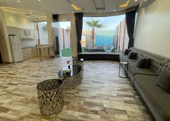 شاليه بمسبح وألعاب مائية
