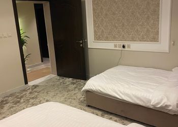  شقة بغرفتين نوم وأثاث مريح 