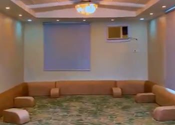 شالية انيق بجلسة خارجية و مسبح
