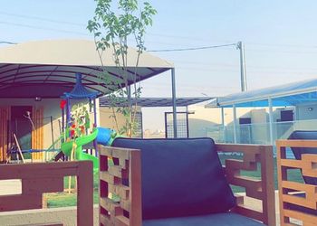 استراحة بجلسة خارجية و مسطح اخضر