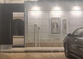 وحدة دور ارضي بغرف نوم ومجالس فاخرة