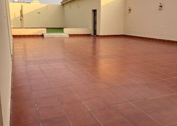 استراحة بمسطح اخضر ومجالس