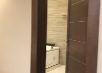 شاليه بمسبح خارجي وغرفة نوم 