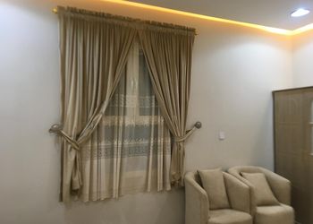 استديو بأثاث مريح وبسيط 