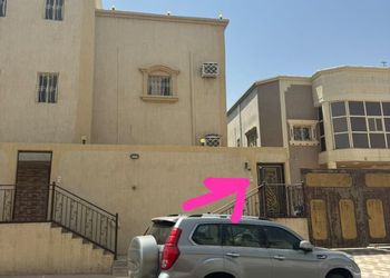 شقة بغرفتين نوم وصالة 