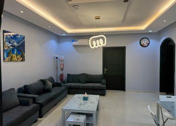 شقة بغرفة جلوس وغرفتين نوم 
