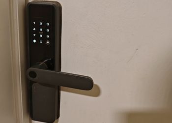 استديو بسرير ماستر وجلسة جانبية