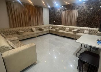 استراحة بمسبح خارجي ومجلس 