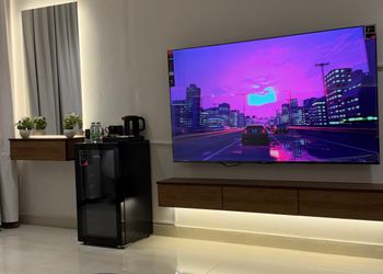 استديو بسرير ماستر وجلسة جانبية 