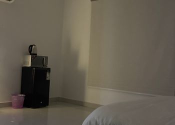 استديو بسرير ماستر وجلسة جانبية