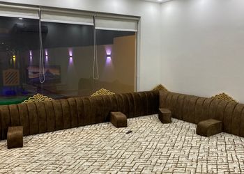 شالية بمجلس مطل على الفناء الخارجي 