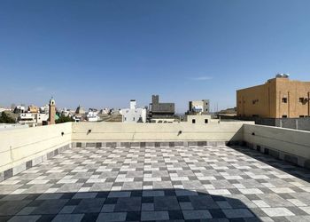 فيلا بمجلسين وثلاث غرف نوم ومسبح