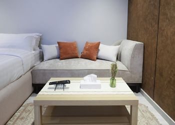 استديو هادئ بسرير ماستر