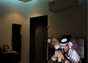 استديو بسرير ماستر وجلسة جانبية