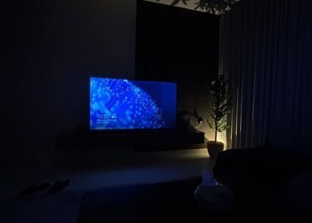 شقة بغرفة معيشة وغرفة نوم 