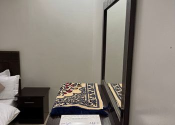 استديو هادئ وسرير ماستر 
