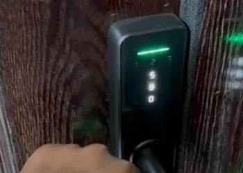 شقة بغرفة معيشة وغرفة نوم 