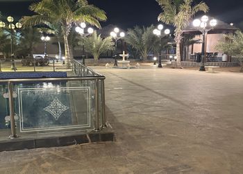 استراحة بمسطح اخضر و مسبح خارجي