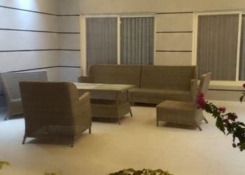 استراحة بجلسه مطله على حديقه