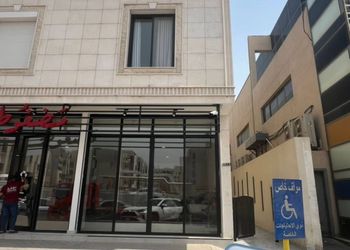 شقة بصالة انيقة ودخول ذاتي