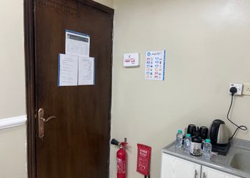 غرفة بأثاث مريح و بسيط 