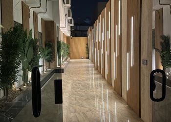 شقة بصالة أنيقة ودخول ذاتي 