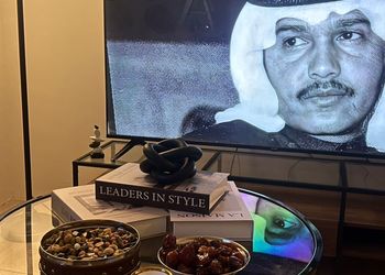 استديو بأثاث مريح وبسيط 