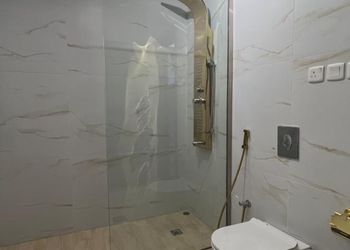 شاليه بمسطح اخضر و مسبح