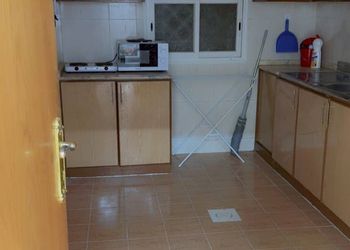 شقة بغرفة معيشة وغرفتين نوم 