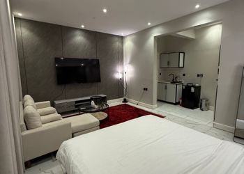 استديو بسرير ماستر