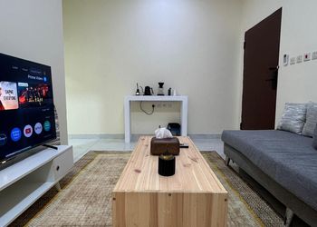 شقة بصالة مريحة ودخول ذاتي 
