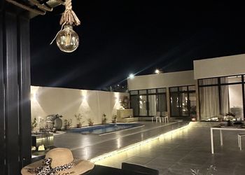 شالية انيق بمسبح وجلسة خارجية 