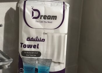 شقة بغرفة نوم وصالة مريحة 