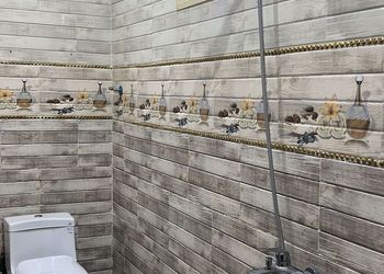 استراحة بمسطح اخضر ومجالس