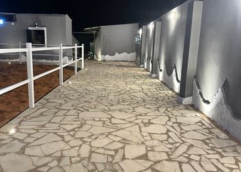 استراحة مع اسطبل خيول وجلسات