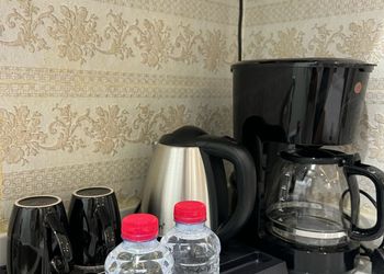استديو بأثاث مريح وبسيط 