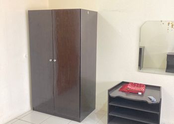 استديو بأثاث مريح وبسيط 