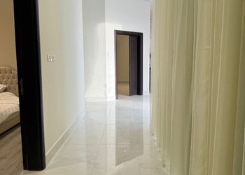 استراحة بصالة جلوس ومسبح خارجي