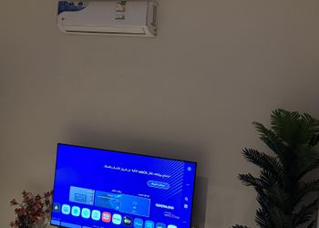 شقة بصالة انيقة ودخول ذاتي