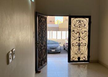 شقة بغرفة نوم وصالة 