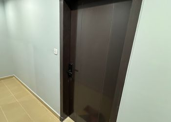 استديو بسرير ماستر وجلسة جانبية 