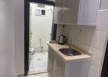 استديو بسرير ماستر وجلسة 