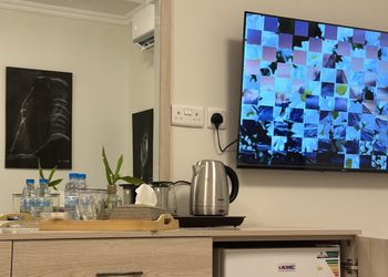 استديو بسرير ماستر وتلفزيون