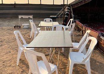 مخيم أنيق بملعب طائرة وحفرة مندي